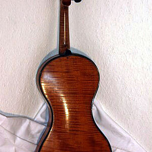 M. Chanot Violine in Gitarrenform 2