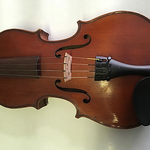 Violine mit Zettel 1